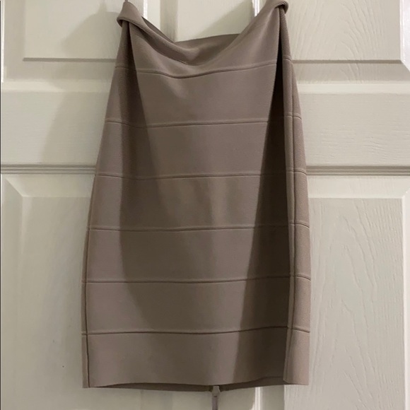 BCBG tan bodycon skirt - Picture 3 of 7
